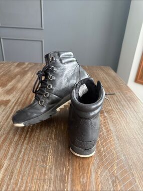 Sorel HARLOW Lace Up Boots Black Leather Waterproof Shoes Womens Boot Sz 7.5